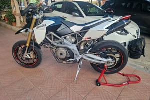aprilia dorsoduro 750 