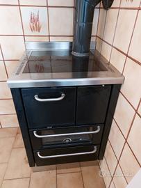 Stufa a legna con forno 