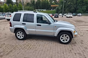 Jeep Cherokee valutiamo usato /