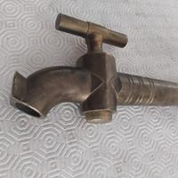 Antico rubinetto per botte