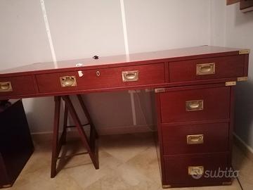 stanza color ciliegio 