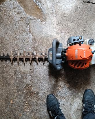 taglia siepe oleomac Hc 247 p