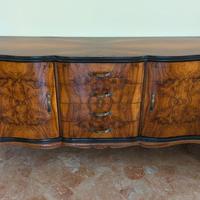 Cassettiera Chippendale in radica di noce