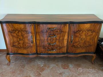 Cassettiera Chippendale in radica di noce