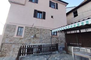Appartamento di 100 m² con 5 locali a Perinaldo