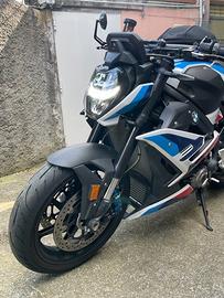 BMW M1000R