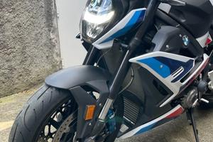 BMW M1000R