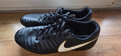 Scarpe da calcio Nike Tiempo tacchetti in ferro