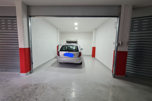 Box /garage di 22mq con cancelli automatici