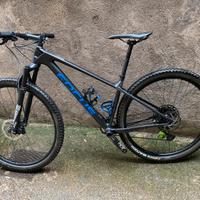 MTB Focus Raven 8.6 Carbon taglia S 29”