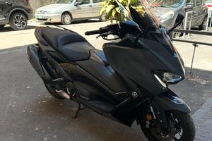 Yamaha tmax 560 tech max 2021