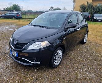 Lancia Ypsilon 1.2 69 CV 5 porte Silver