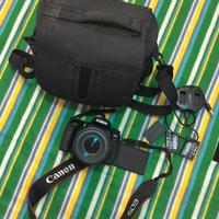 Macchina fotografica Canon EOS 77D