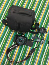 Macchina fotografica Canon EOS 77D