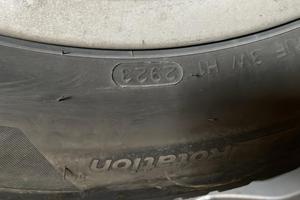 Cerchi in lega Bmw + pneumatici invernali Hankook