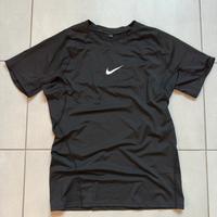 Maglia attillata Nike