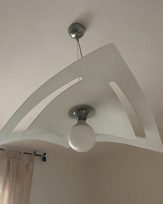 Lampadario moderno in vetro satinato