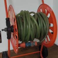 Carrello avvolgitubo