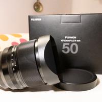 Fujifilm 50mm f/1 WR + paraluce quadrato metallo