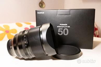 Fujifilm 50mm f/1 WR + paraluce quadrato metallo