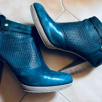 Stivaletto NeroGiardini con tacco