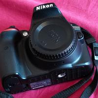 Nikon d3300 pari al nuovo