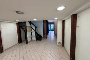 Bottega al Corso S. Vito con ampio soppalco