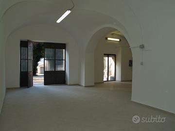 LOCALE PLURIUSO per laboratorio o negozio