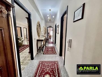 Appartamento di 240 m² con più di 5 locali a Canic