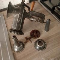tritacarne da tavolo in ghisa antico anni 50