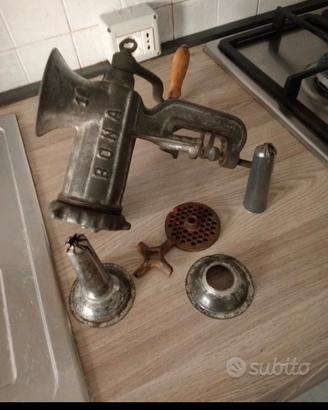 tritacarne da tavolo in ghisa antico anni 50