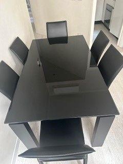 Tavolo Tonin casa vetro + 6 sedie pelle Tonin