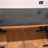 Scrivania/Piano di lavoro