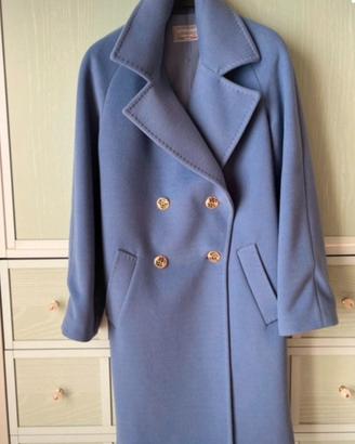 Glamour e deciso, il cappotto doppiopetto Versani