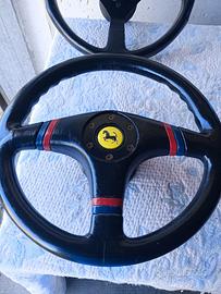 VOLANTINI FERRARI E MOMO