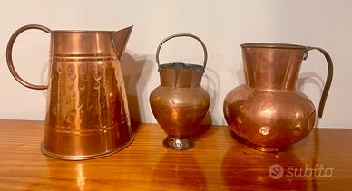 Antiche caraffe in rame