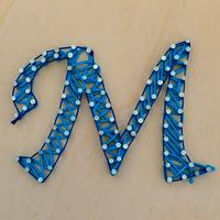 Quadretto String Art - Lettera "M" fatta a mano
