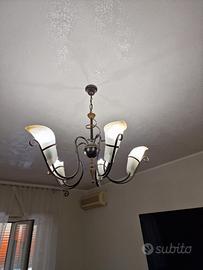 Lampadario e piantana in ferro battuto