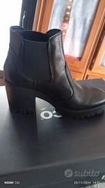 Stivaletti numero 35 store
