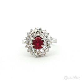 Anello con Rubino e Doppio giro di Diamanti