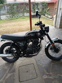 moto Brixton Cromwell 250 con 1.100 km