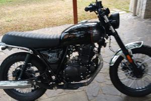 moto Brixton Cromwell 250 con 1.100 km