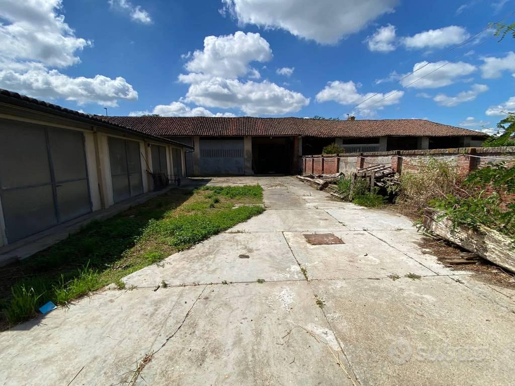 Rustico / Casale di 278 m² con più di 5 locali e b - Vista 3