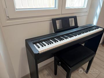 Pianoforte digitale yamaha con panca e accessori