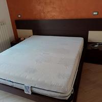 Letto matrimoniale con rete, materasso e luci led