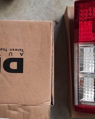 FANALE  POSTERIORE SX NISSAN PATROL GR