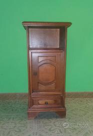 Mobiletto antico in legno con anta e cassetto 