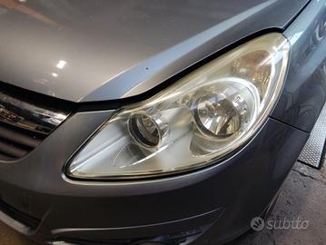 Proiettore sinistro OPEL CORSA D del 2008