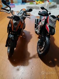 Due modellini moto scala 1.12 
