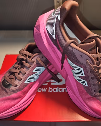 New Balance FUELCELL REBEL V5 - Scarpe da corsa